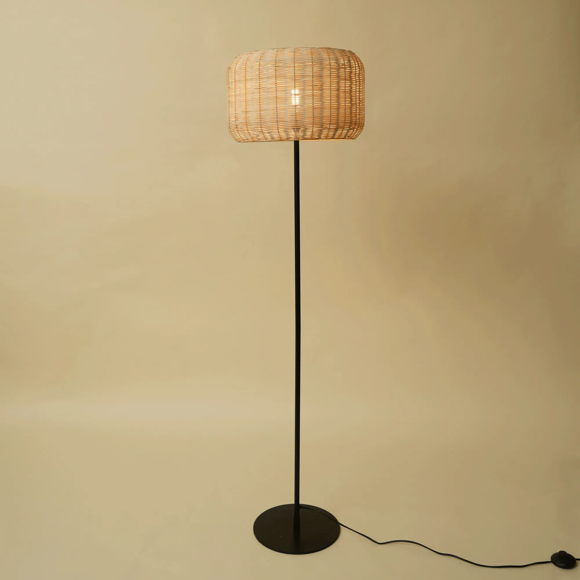 Bird's Nest - Rattan Floor Lamp