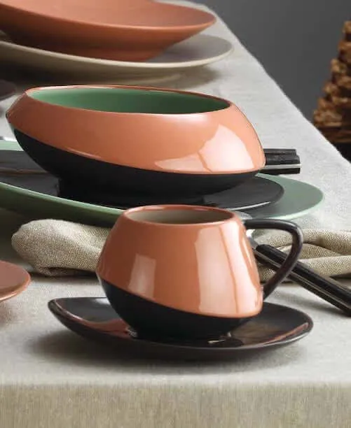 Kütahya Porcelain Aura Collection Tea/Coffee Set for two Black-Red-Beige