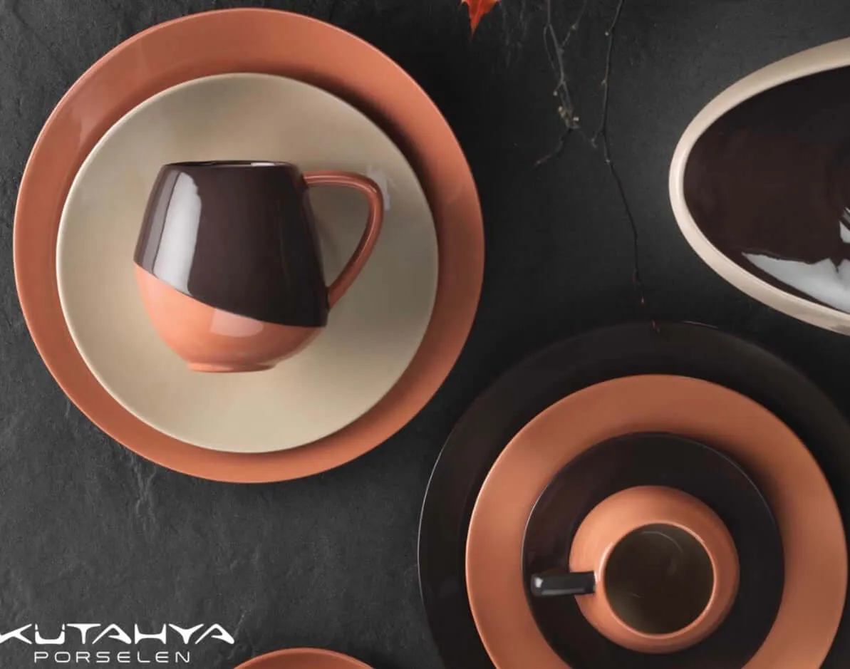 Kütahya Porcelain Aura Collection Tea/Coffee Set for two Black-Red-Beige