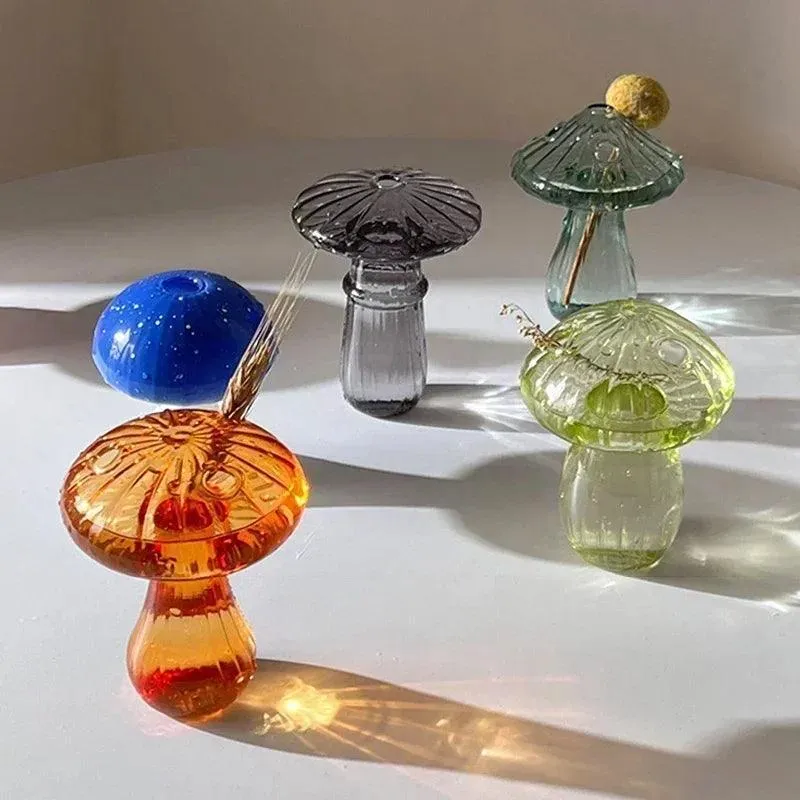 Mushroom Glass Vase: Stylish Hydroponic Terrarium for Plant Lovers