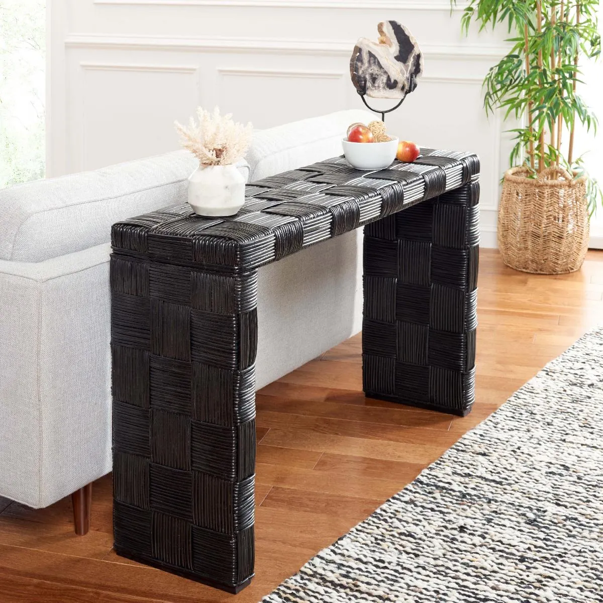 Safavieh Adkin Rattan Console , WIK6502